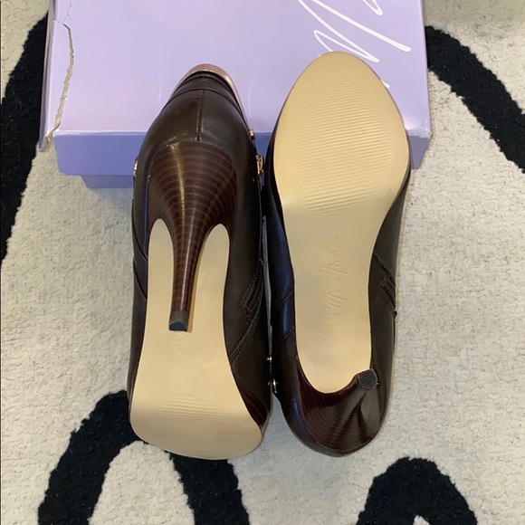 NEW Marc Fisher booties - Picture 3 of 8